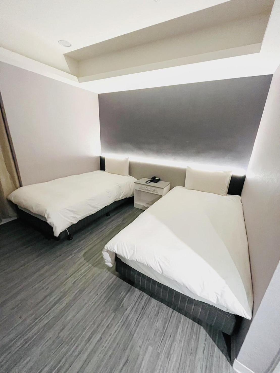 Kiwi Express Hotel - Zhongqing Taichung Dış mekan fotoğraf